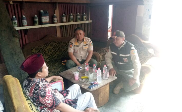 PROGRAM PEMBERDAYAAN DAN PENANGGULANGAN SAMPAH BERBASIS MASYARAKAT BERSAMA PECIMERAH-a